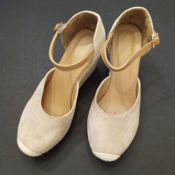 Mary Jane Espadrilles Wedges Heels Sandals EST size 8 Womens Beige Casual Shoes - Picture 2 of 10